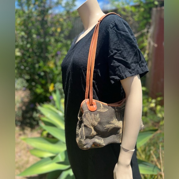 Vintage Tommy Bahama Carpet Leather Purse - Picture 2 of 11